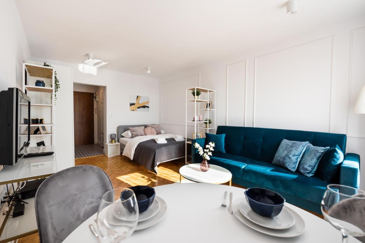 Metro Dworzec Gdanski Elegant Studio Apartment Warsaw Luaran gambar